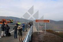 Ein Teil ders Leitplankensystems von Meiser Straßenbau auf der Hochmoselbrücke.